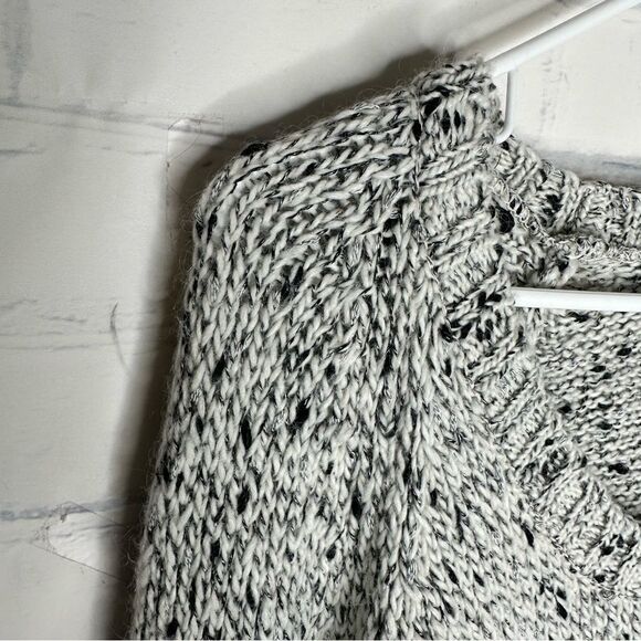 H&M small sweater dress‎ - Picture 4 of 7